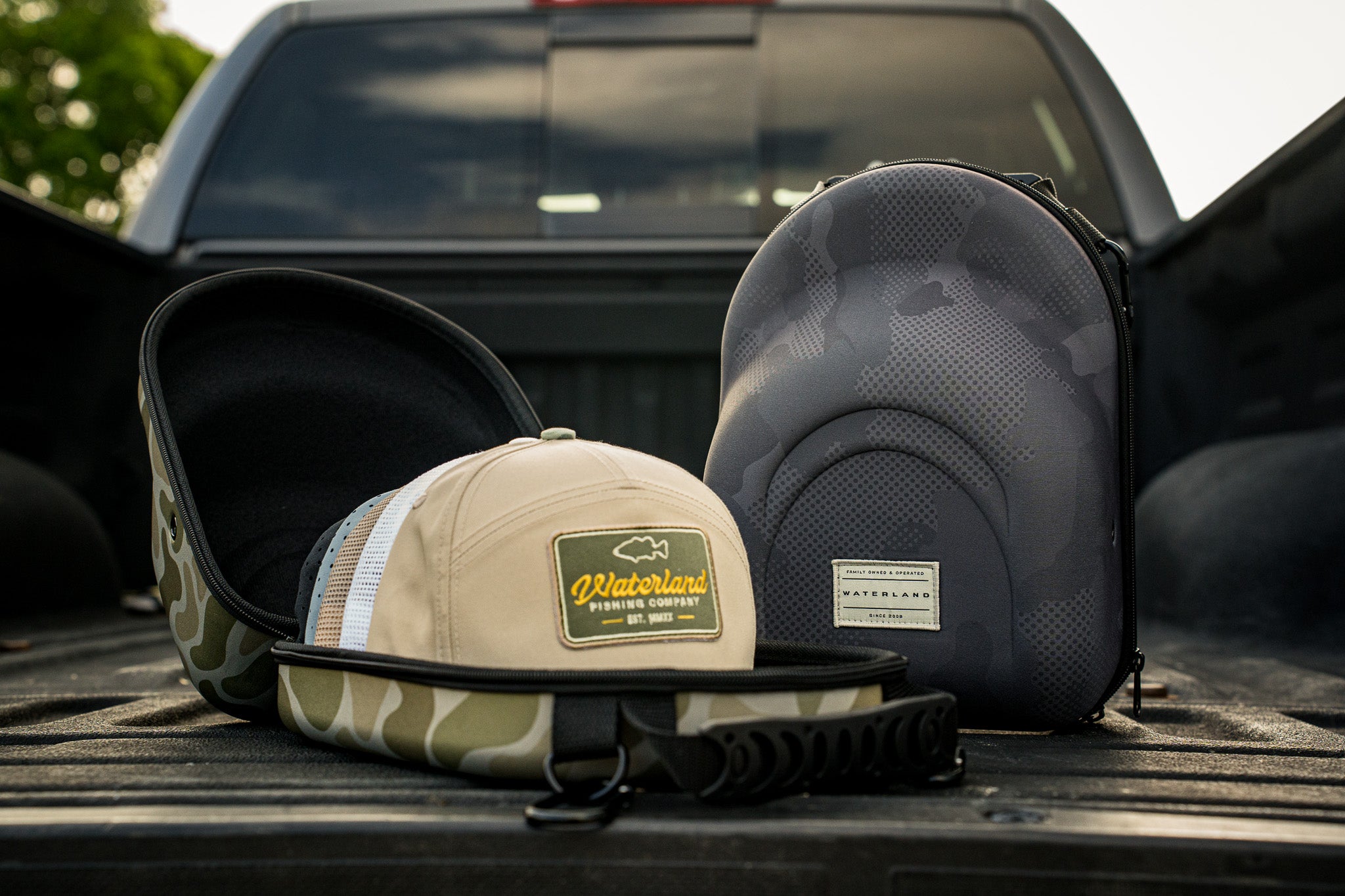 WaterLand Cap Case